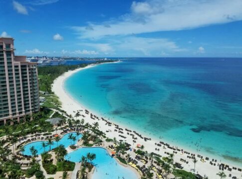 Showdown im Bahamas Paradies