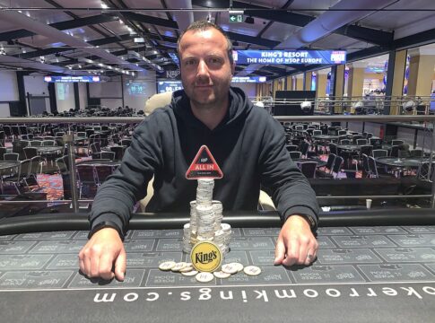 Michael Wider dealt sich zum Sieg beim King’s Friday Night Turnier
