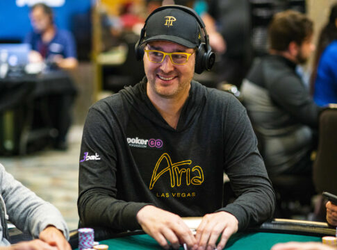 WSOP 2021 Tag 48 – Hellmuth jagt Lisandro bei der RAZZ Weltmeisterschaft!