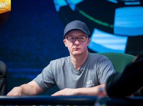 Kahle Burns übernimmt die Führung beim WSOP Main Event, Dominik Nitsche gewinnt Daily Main Event
