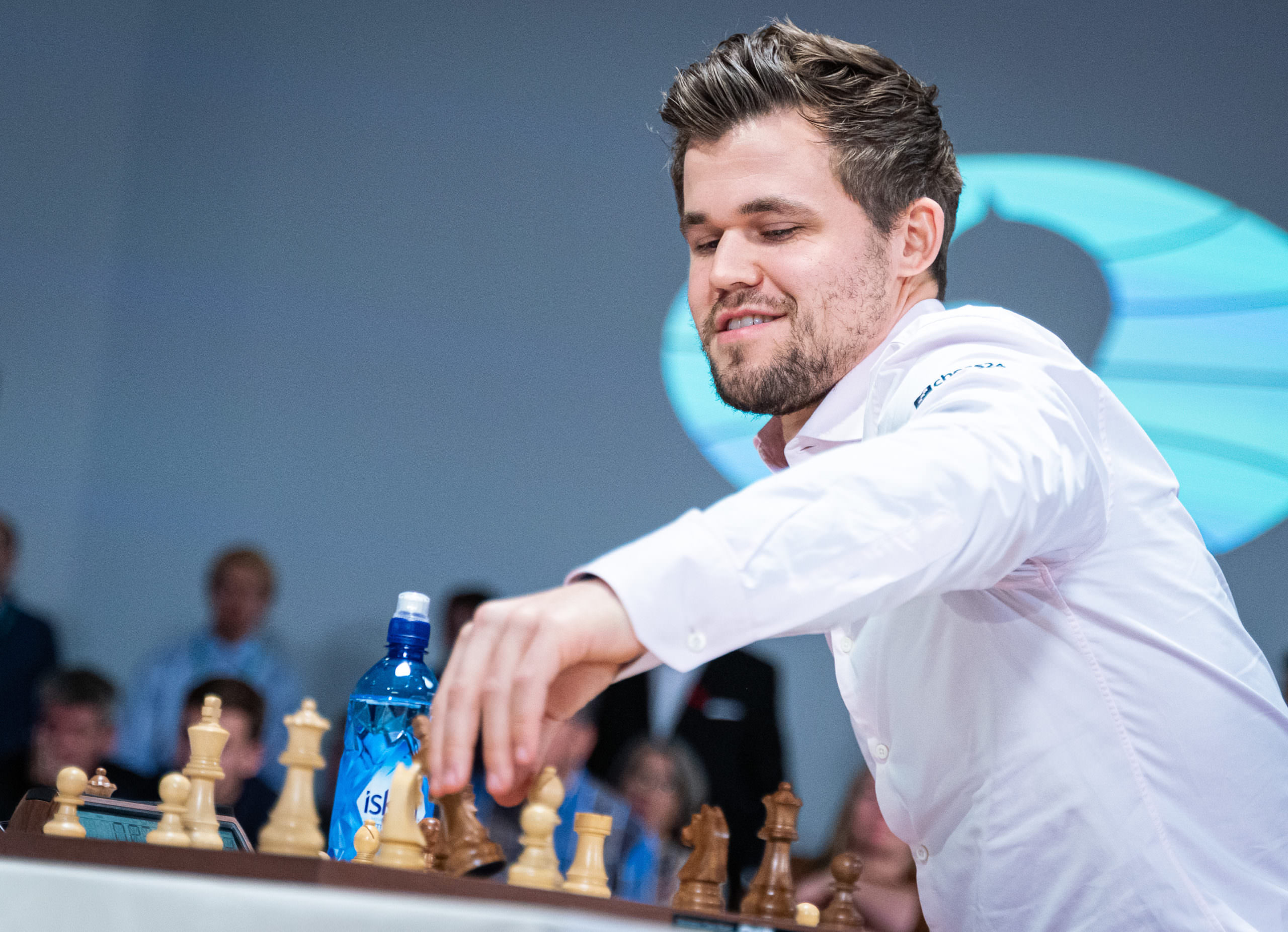 SchachWeltmeister Magnus Carlsen wird Werbebotschafter für Unibet