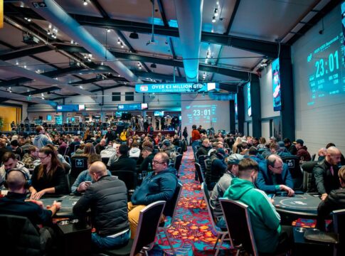 WSOPC im King’s – 301 weitere Mystery-Bounty-Jäger an Tag 1B!