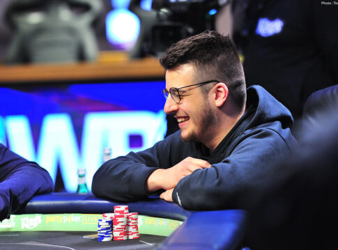 King’s WSOPE Main Event – Chris Pütz startet als Chipleader in Tag 2!