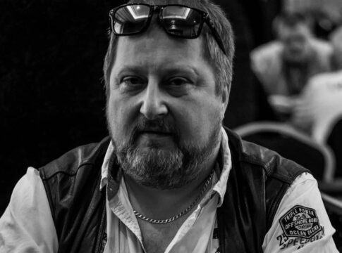 Knossi-Kumpel Knueppel gewinnt bei der Stadium Series $117.000 live vor 92.000 Zuschauern