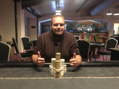 Deal zu viert entscheidet das King’s Friday Night Tournament