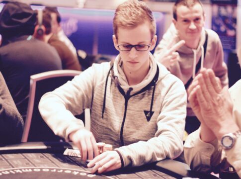 Jens Heggelmann gewinnt das Mini Main Event der WCOAP