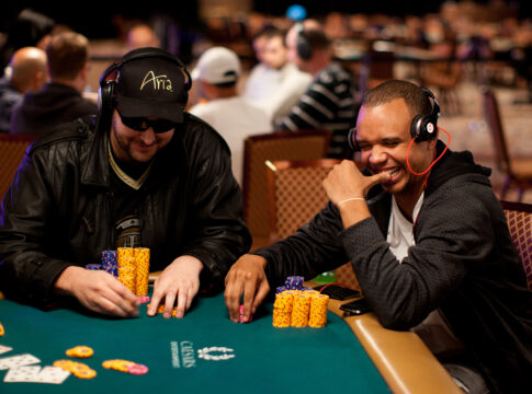 Hellmuth und Ivey im Tag 2 beim WPT Spring Festival auf Poker King!