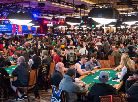 In den USA wird größtenteils wieder live gepokert