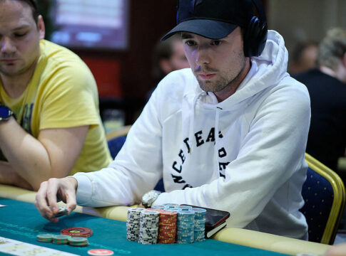 Fischer und Fritz starten stark ins Main Event der EPT Prag