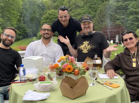 Mit rotem Arsch geboren: Nguyen, DNeg, Hellmuth und Esfandiari auf Reise