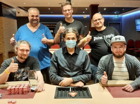 Fünf Deutsche dealen beim Twenty Grand im Grand Casino Aš