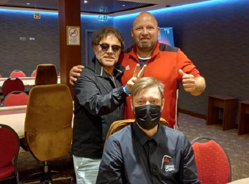Heads-up-Deal entscheidet das Monsterstack in Asch
