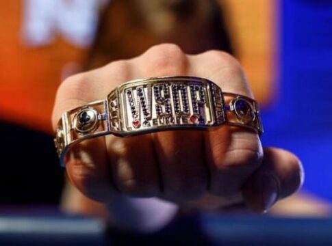 WSOPE im King’s: 19 Spieler überstehen Tag 1A beim €550 Pot-Limit Omaha