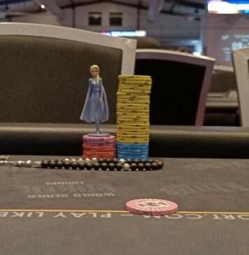 WSOPE Main Day 2 Card Protector