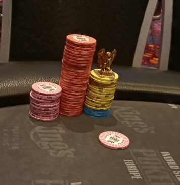 WSOPE Main Day 2 Card Protector