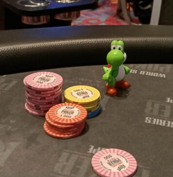 WSOPE Main Day 2 Card Protector