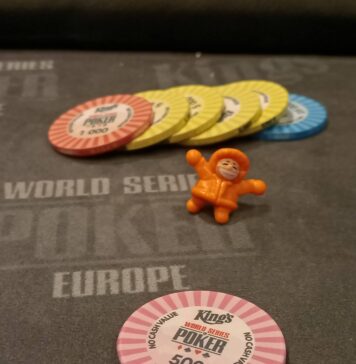 WSOPE Main Day 2 Card Protector