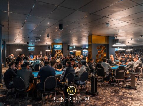 100 Spieler steigen in Summer Poker Masters ein – „XY“ neuer Chipleader