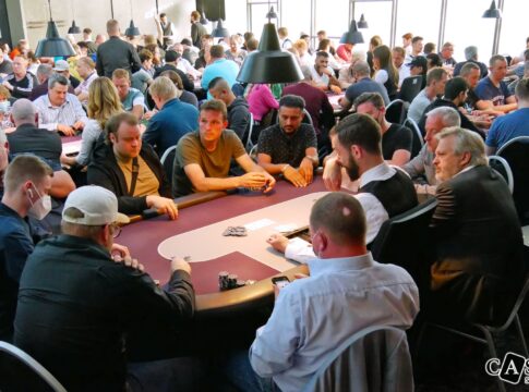 Jörg D. erster Chipleader bei der Monster Pokertour im Casino Schenefeld