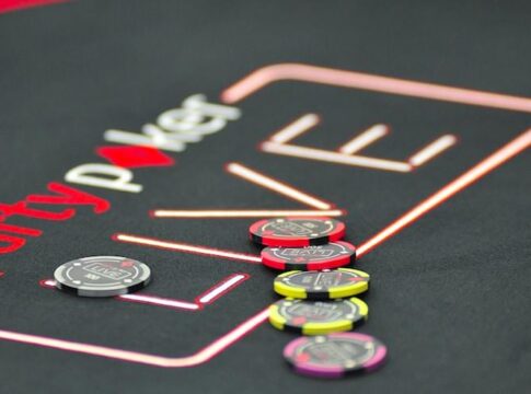 Shrek holt sich Tag 1B bei der partypoker Championship Czech im King‘s