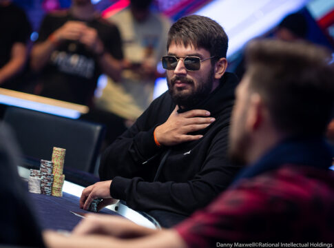 King’s: Patrik Jaros erspielt den Chiplead am Tag 1C der Czech Poker Masters!