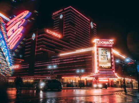 Poker vs. Roulette Casinos – Wer macht das Rennen