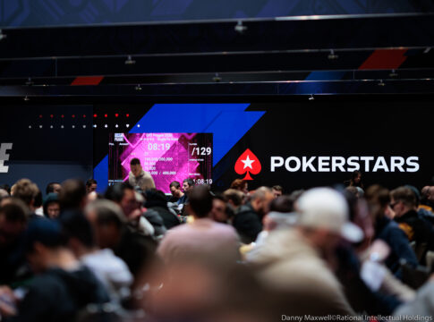 EPT Prag bricht mit 1.227 Entries Teilnehmerrekord – Kalkan und Steinfeuer vorne dabei