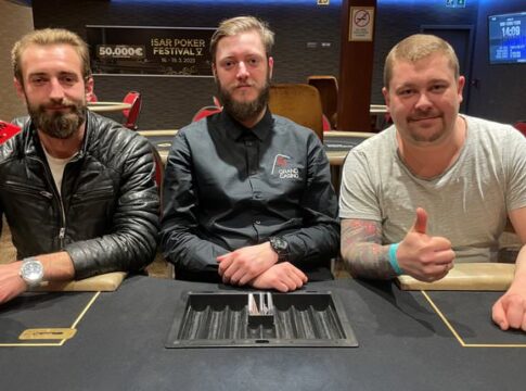 „Schust“ gewinnt gut besuchtes Saturday Deepstack in Asch nach Deal