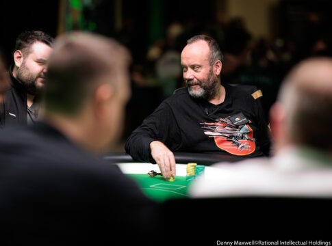 Andy Black mischt bei Irish Open Main Event vorne mit – 16 left!