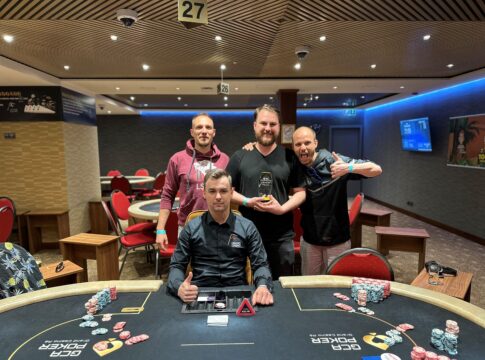 „Tobi“, Dan Häberlein und Thomas Dikau teilen Angry Dice M.E. im Grand Casino Aš!