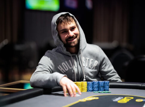 Maly und Stranak stürmen bei der King’s PLO Million an die Spitze!