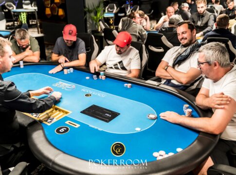 Erik Radvsovsky holt deutlichen Chiplead bei den Summer Poker Master Liechtenstein!