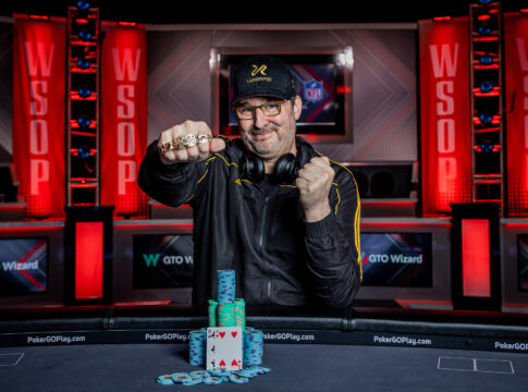 WSOP #72 – Phil Hellmuth gewinnt sein 17. Bracelet! Tom Kunze auf 3, Phil Ivey 6.!