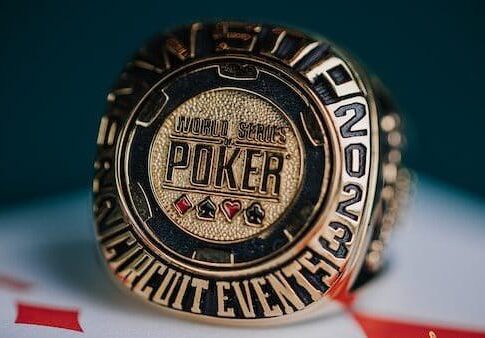 Rennen um WSOPC Ringe eröffnet: „MeisterJohnny“ auf Kurs!