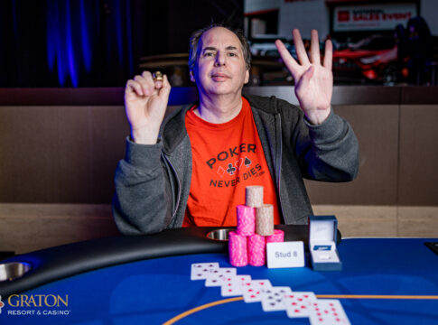 236 WSOP Cashes, 0 Bracelets – bester Spieler ohne Armband holt Ring Nr. 4