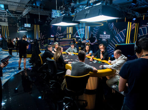 Ab 15:00 Uhr Triton Livestream vom Tag 2 des $262.500 Luxon Invitational High Roller!
