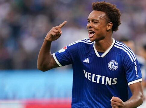 Fußball 2. Liga – In der Veltins Arena fallen Tore