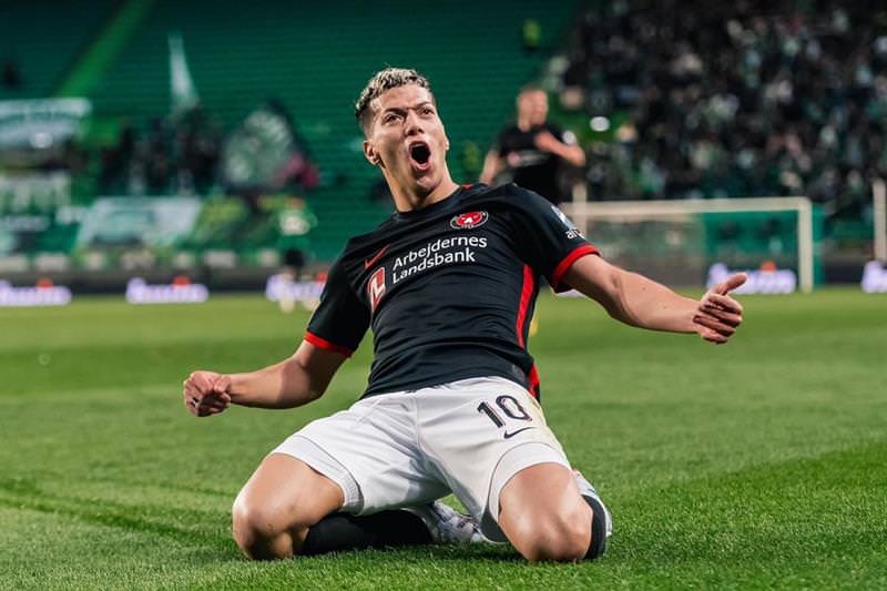 Fußball Superligaen Dänemark FC Midtjylland wird im Titelkampf