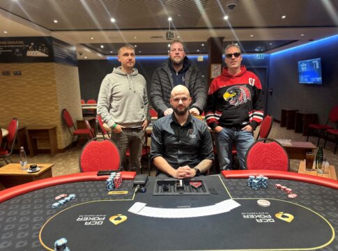 Lukas Rychetsky gewinnt den THC Bochum Cup in Aš nach Deal!