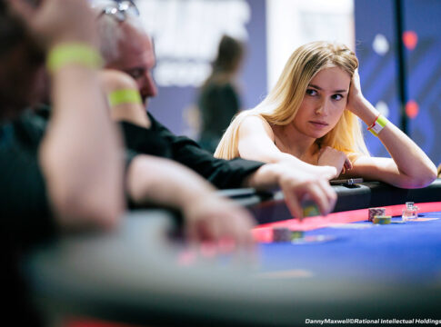 Solide 607 Entrys an Tag 1A des EPT Paris Main Event!