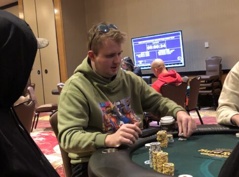 Vladimir Minko gibt sich erfolgreich den PokerStars Thursday Thrill!