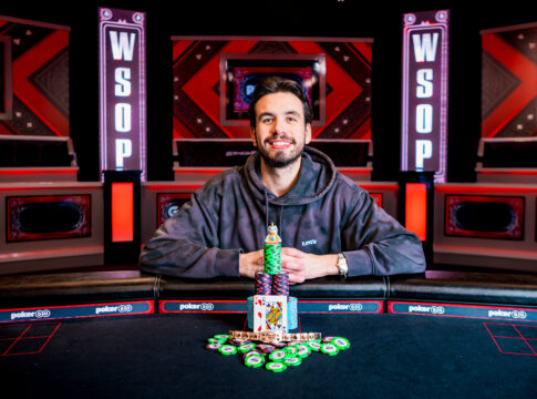 WSOP Event #68: $2,5k NLHE – Barbero verspielt Chiplead, Colin Robinson siegt!