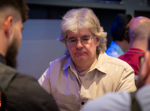 Matthias Kribben zieht im King’s als Chipleader ins ECOP PLO ein!