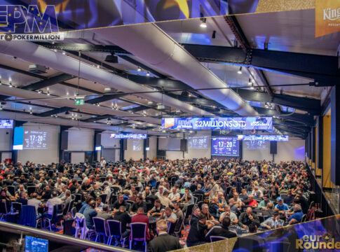„Grinder OG“ beendet Tag 1AB des EPM €2 Million im King’s als Chipleader!