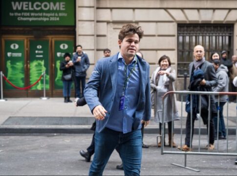 Schach-WM: Erst Hose aus, dann Hose wieder an für Magnus Carlsen, dann doch lieber Poker!