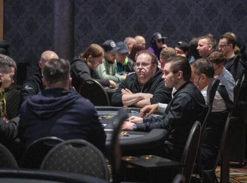 Card Casino SK – 17 Spieler verbleiben im Poker Fever Main Event!