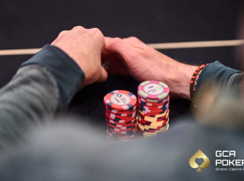 „Harekrischna“ tanzt sich zum ersten Chiplead im BHD PKO Main Event!