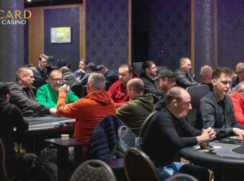 Klugsberger Chipleader der Card Poker Series, Titelverteidiger Hillinger direkt im Finale!