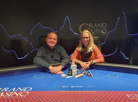 Friedenspfeife beim Easter Mix Game in Liechtenstein!
