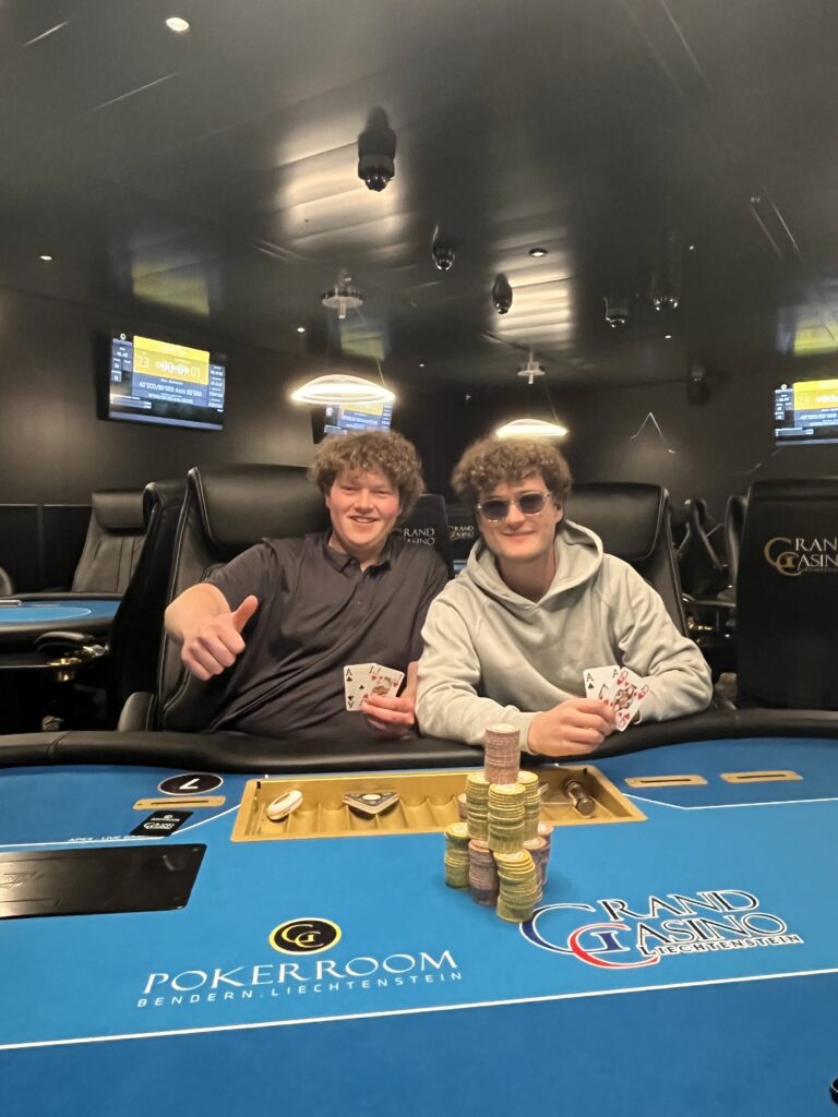 Die Sieger im GCLI Deepstack Turbo: (v.l.n.r.): Laurence Markus Kratzer & "Noah"